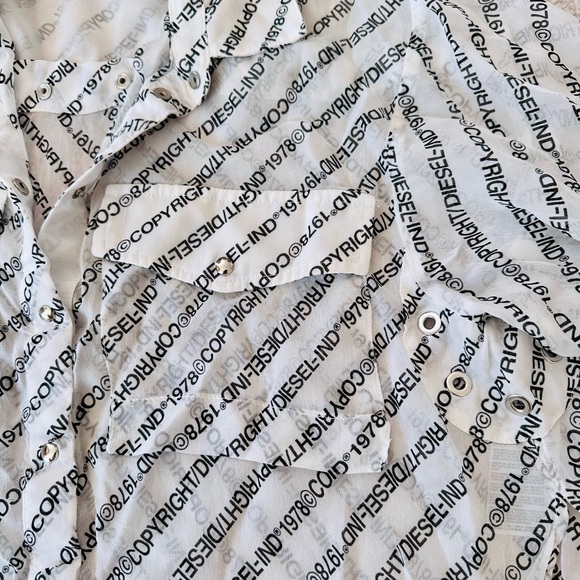 Diesel print button down shirt size S, light weight, in good condition - Picture 4 of 4